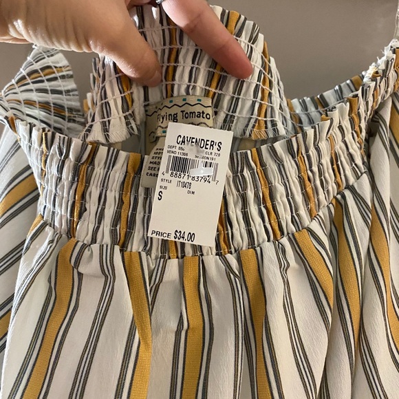 Flying Tomato Cavenders Top - Picture 2 of 3